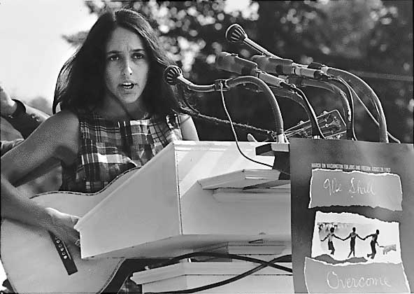 Joan Baez playing at the March on Washington in August 1963