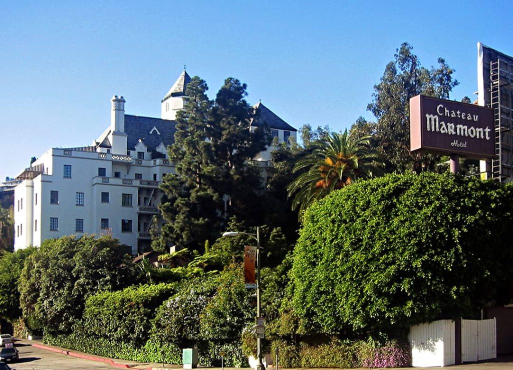 Picture of the Chateau Marmont hotel and its sign in Los Angeles