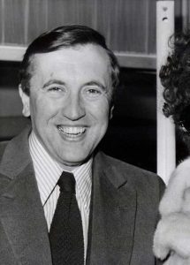 Photograph of David Frost (left) and Diahann Carroll (right) signed by Diahann Carroll (1971)