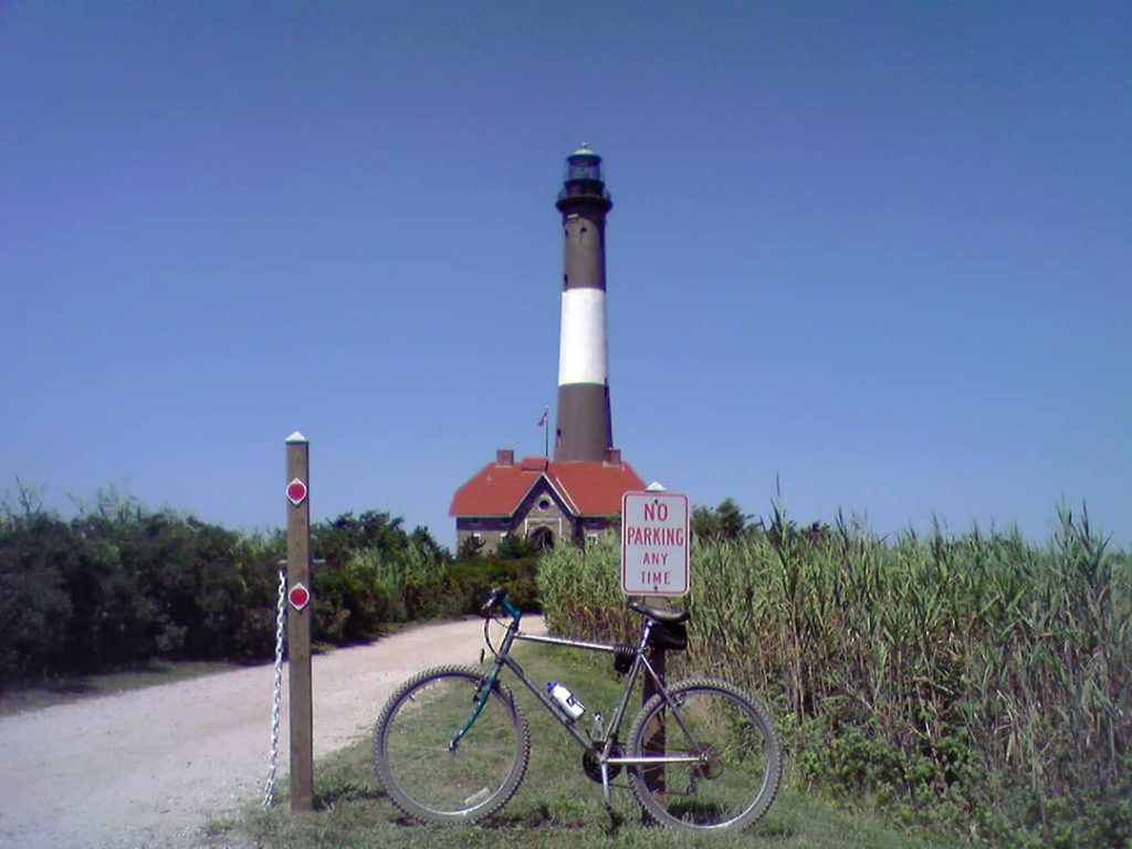 Photograph of the Fire Island lighthouse with a 