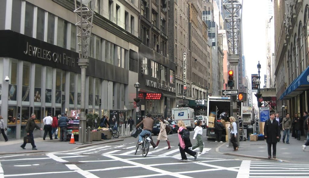 Photograph of New York City's Diamond District at 5th Avenue and 47th Street, same street where Andy Warhol's first studio was located (2007)