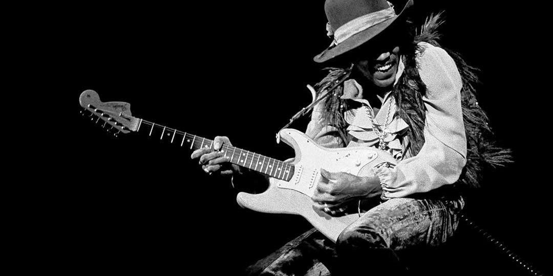 Jimi Hendrix playing the guitar (1968)